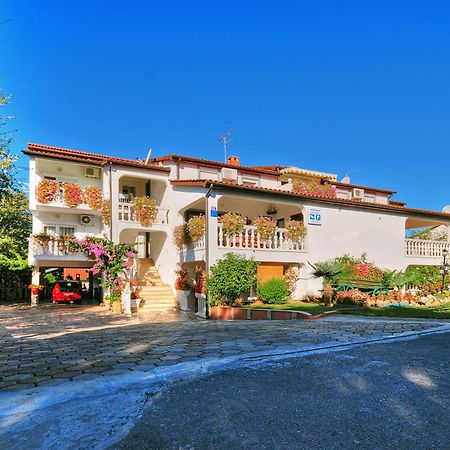 House Lucija Apartment Porec Exterior photo